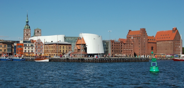 Northern harbour island with OZEANEUM