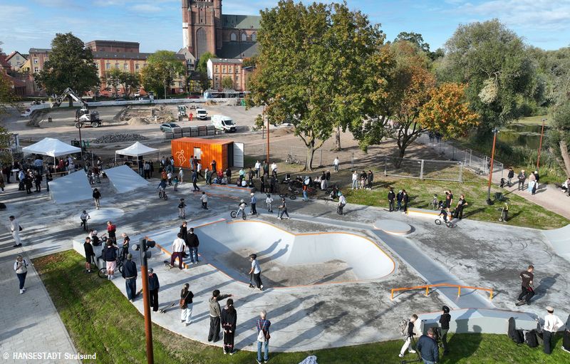 Einweihung Schützenbastion mit Skatepark und Weidendamm und bald auch neuem Parkplatz Einweihung Schützenbastion mit Skatepark und Weidendamm und bald auch neuem Parkplatz