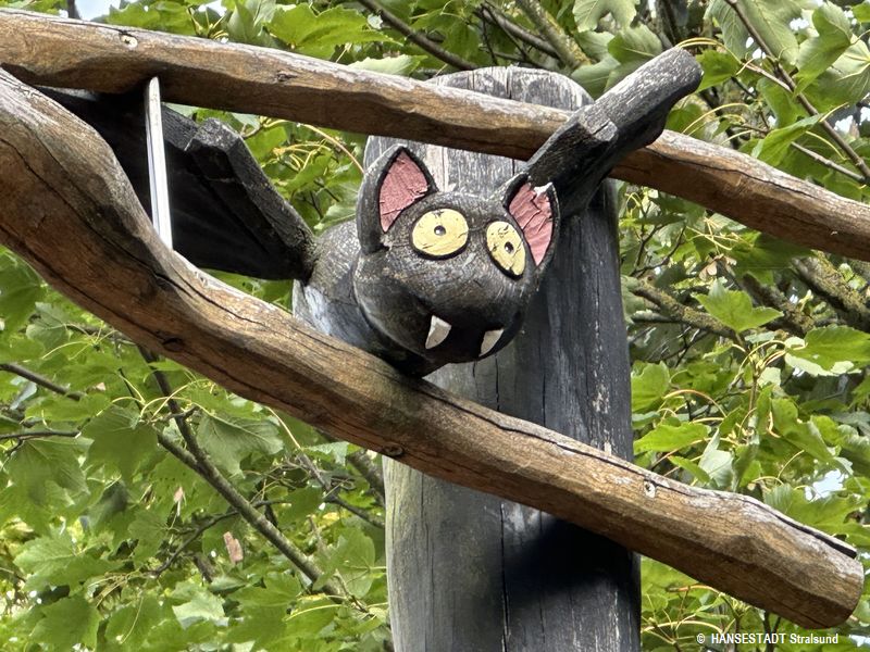 Detail am Spielplatz Geisterwald in der Baumschulenstraße Detail am Spielplatz Geisterwald in der Baumschulenstraße