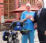 Nachhaltig beim Kaffee kaufen an der Strecke - ab sofort gehört 'Ol' ein Stralsunder Kaffeebecher, den er immer dann nutzen kann, wenn er eine kleine Stärkung zwischendurch braucht