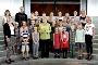 Die Siegerklasse der Gerhart-Hauptmann-Grundschule mit Bundeskanzlerin Dr. Angela Merkel in Berlin