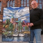 Bevor das Kunstwerk von Rainer Herold für die nächsten drei Monate seinen Platz im Foyer des Rathauses einnahm, präsentierte er es  - vor dem Rathaus.