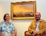 Die Nachfahren vor einem der Bilder ihres Vorfahren Johann Wilhelm Brücke: Oberärztin Dr. Margarethe Coulibaly-Wimmer (l.) und Dr. Dr. Hans Brücke