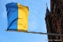 Als Zeichen der Solidarität und des Wunsches nach Frieden wehte am Rathaus die Flagge der Ukraine.