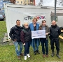 Freude bei allen über den riesengroßen Scheck v.l.n.r. Jugendkoordinator Peter Kladek, Havanna-Club-Betreuerin Virginia Lühr, Anja Schurich, Präsidentin des Rotary Club Hansestadt Stralsund und Jugendsozialarbeiter Mathias Trenner