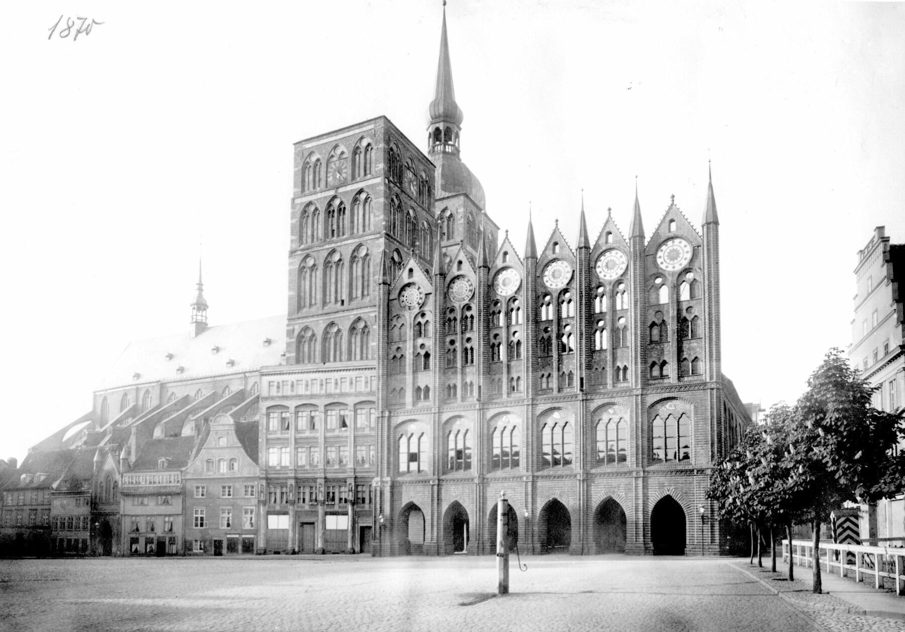 2-Rathaus-Archiv.jpg